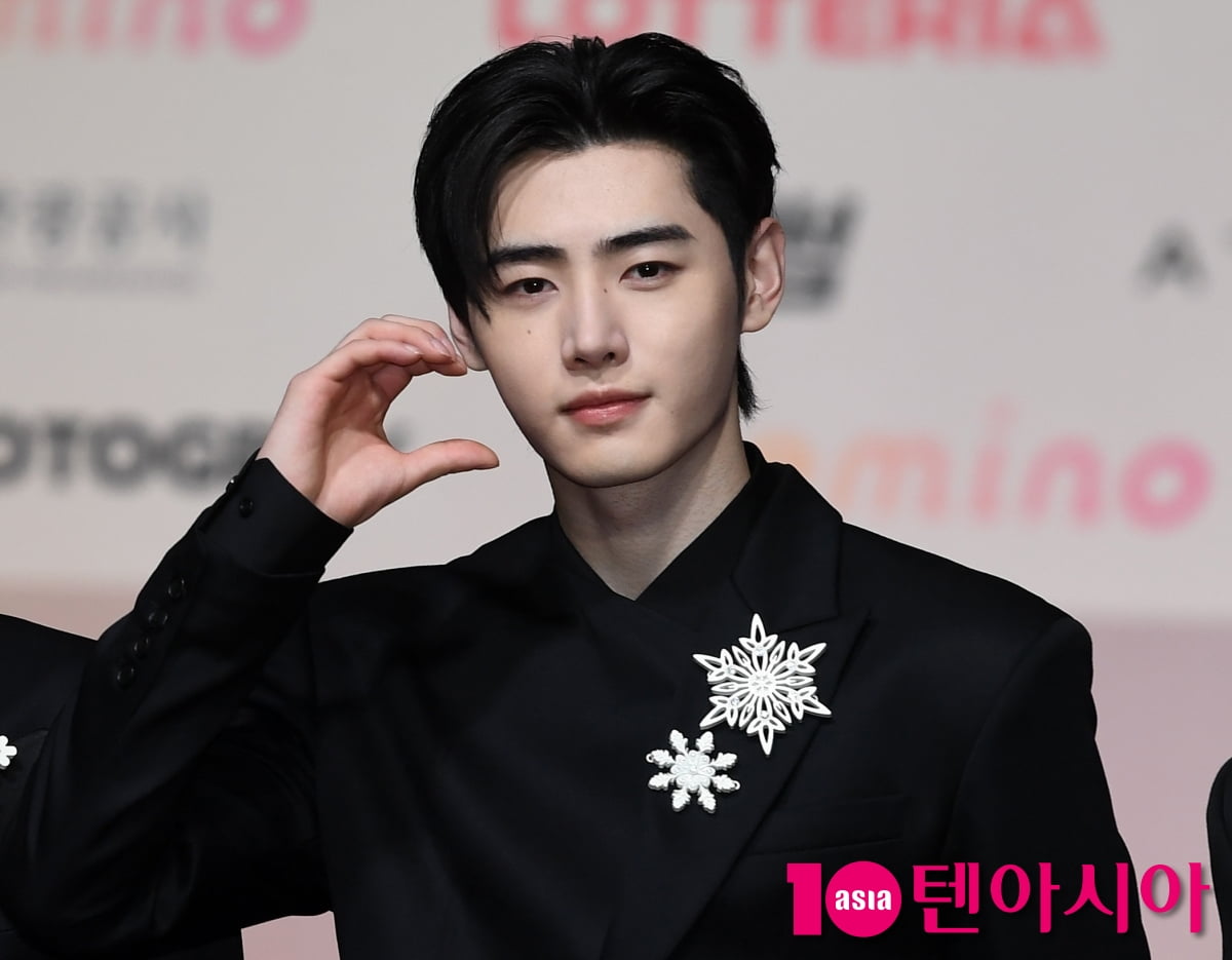 ENHYPEN ソンフン 歌謡祭 SBS 歌謡大典 公開放送 トレカ enhypen SBS