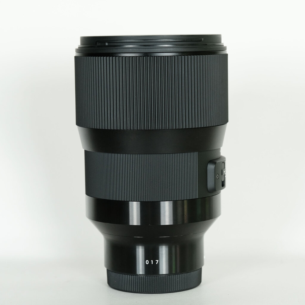 SIGMA Art 135mm F1.8 DG HSM (ソニーE用)の出品 | ONE SCENE（ワン