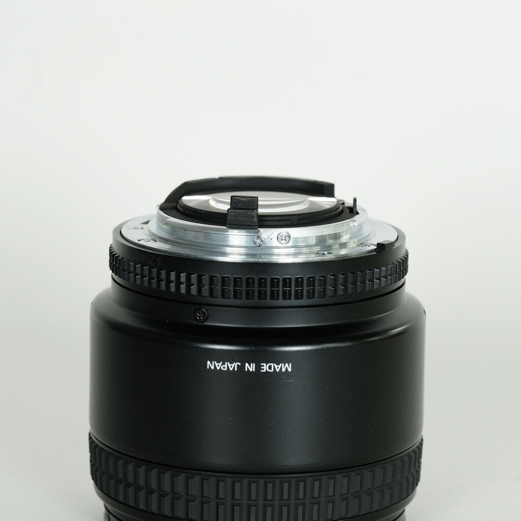 Nikon Ai AF Nikkor 85mm f/1.8Dの出品 | ONE SCENE（ワンシーン）
