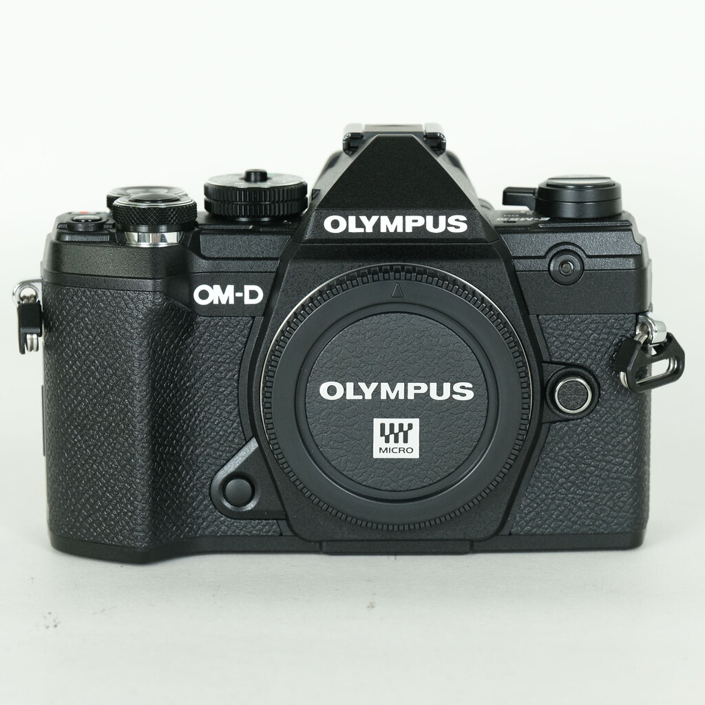 価格.com - オリンパス OLYMPUS OM-D E-M10 EZダブルズームキット