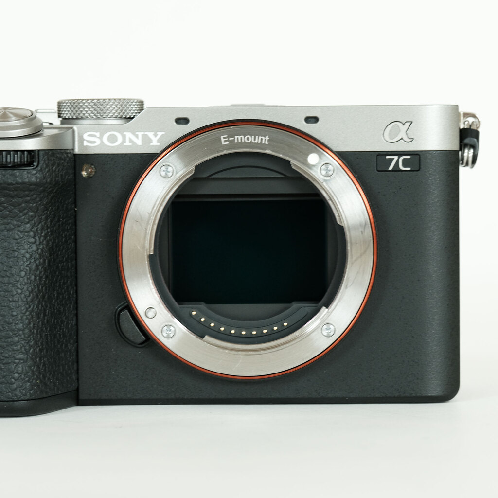 SONY α7C II（ILCE-7CM2）の出品 | ONE SCENE（ワンシーン）