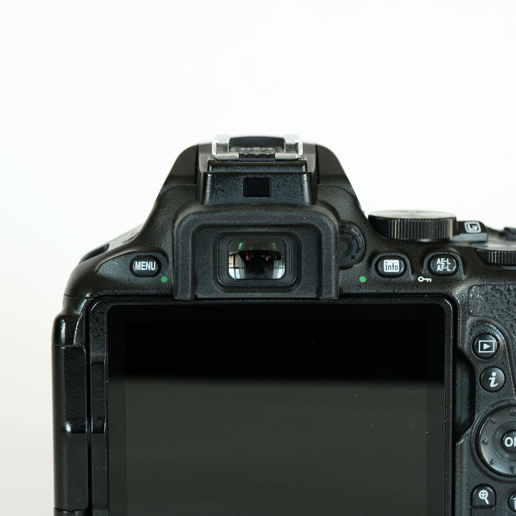 Nikon D5600の出品 | ONE SCENE（ワンシーン）