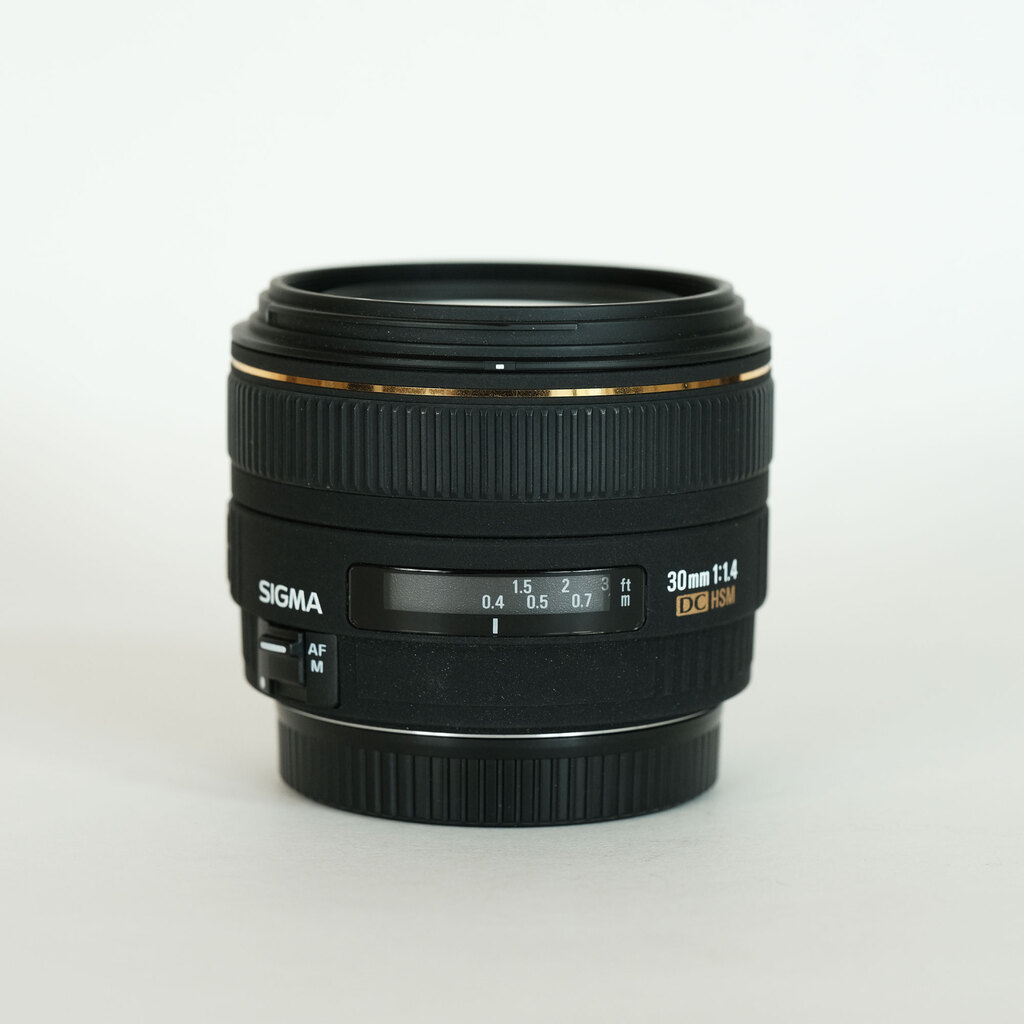 SIGMA 30mm F1.4 EX DC HSM [キヤノン用]の出品 | ONE SCENE（ワンシーン）