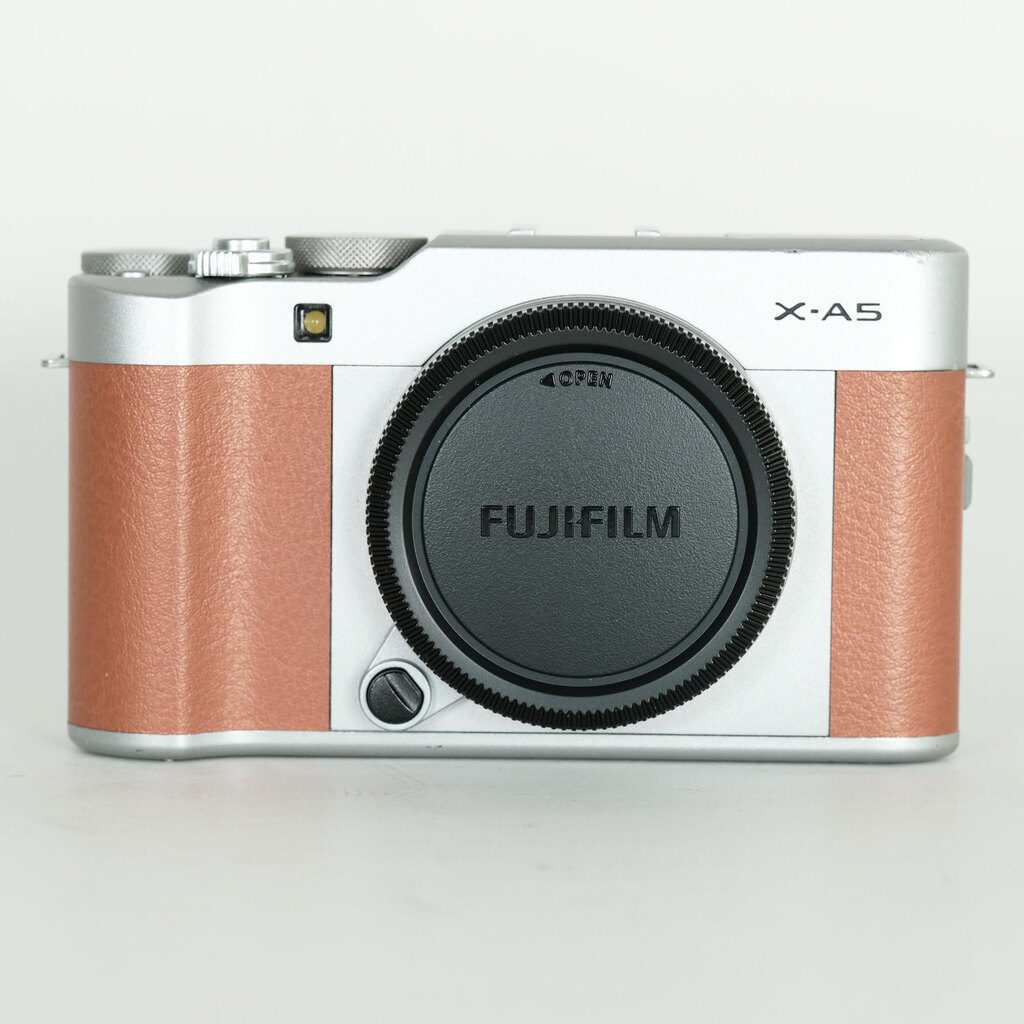 FUJIFILM X-A5 ボディ ブラウンの出品 | ONE SCENE（ワンシーン）