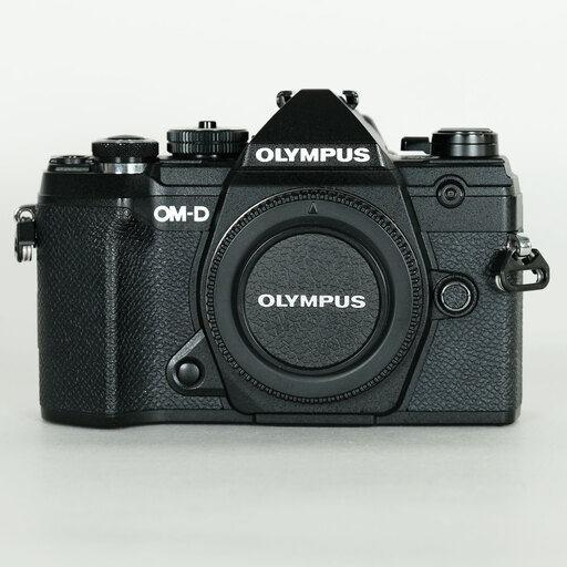 OLYMPUS OM-D E-M5 Mark IIIを徹底解説。作例からおすすめレンズまで