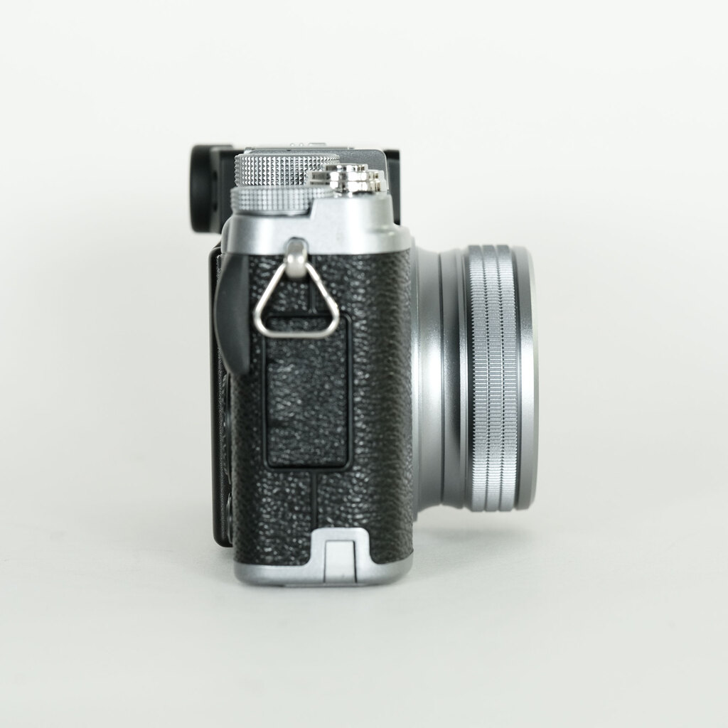 FUJIFILM X20 シルバーの出品 | ONE SCENE（ワンシーン）