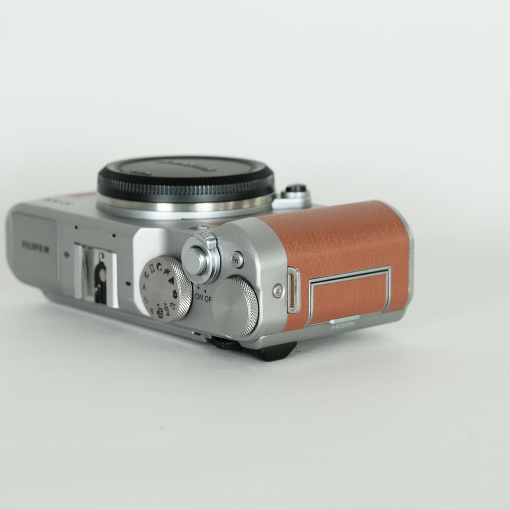 FUJIFILM X-A5 ボディ ブラウンの出品 | ONE SCENE（ワンシーン）