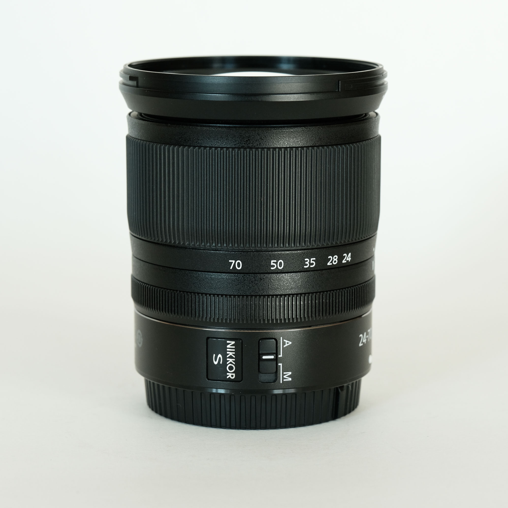Nikon NIKKOR Z 24-70mm f/4 Sを徹底解説。愛用者のレビュー・作例付き
