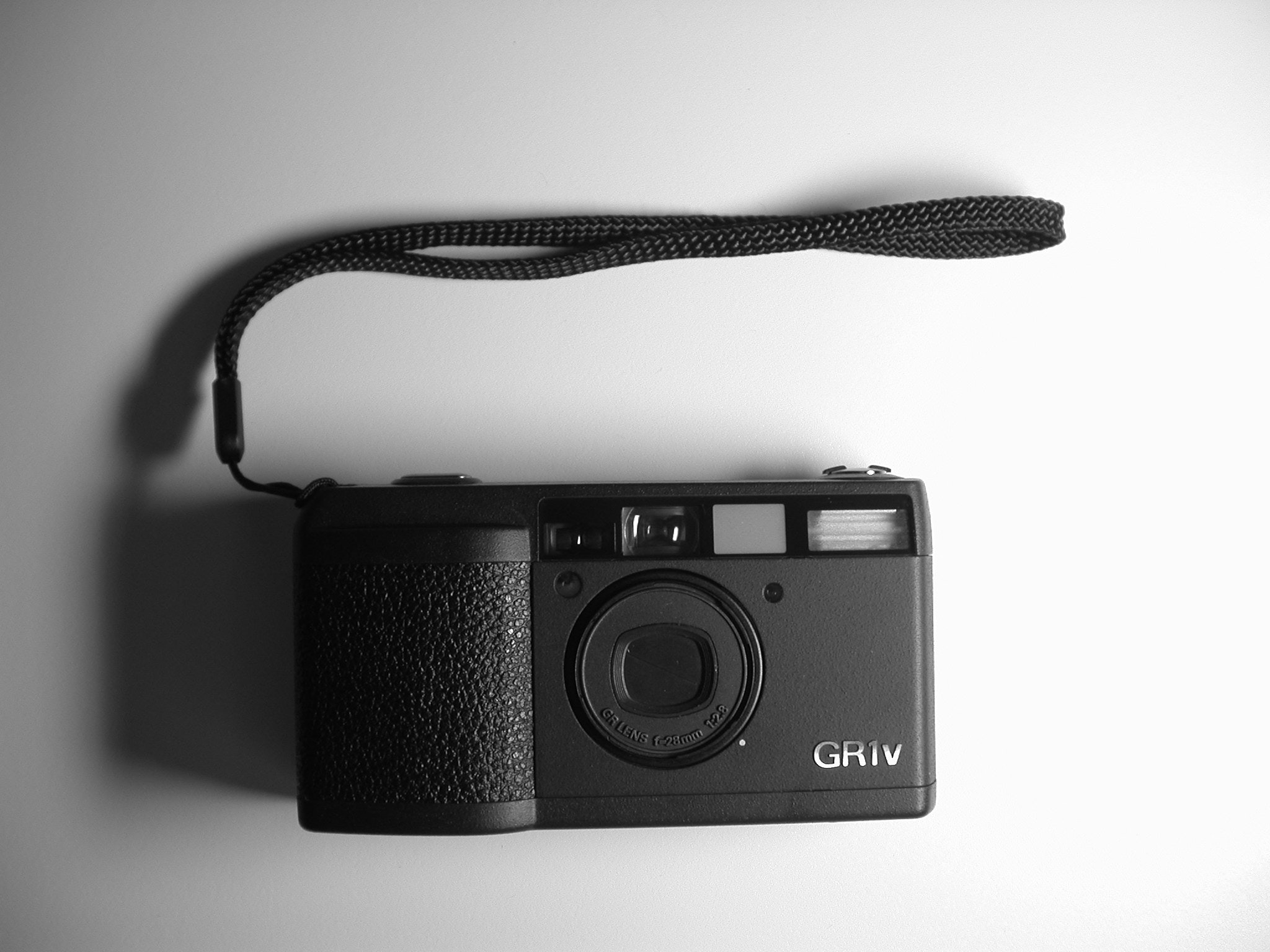 リーズナブルから高級まで。おすすめコンパクトフィルムカメラ9選