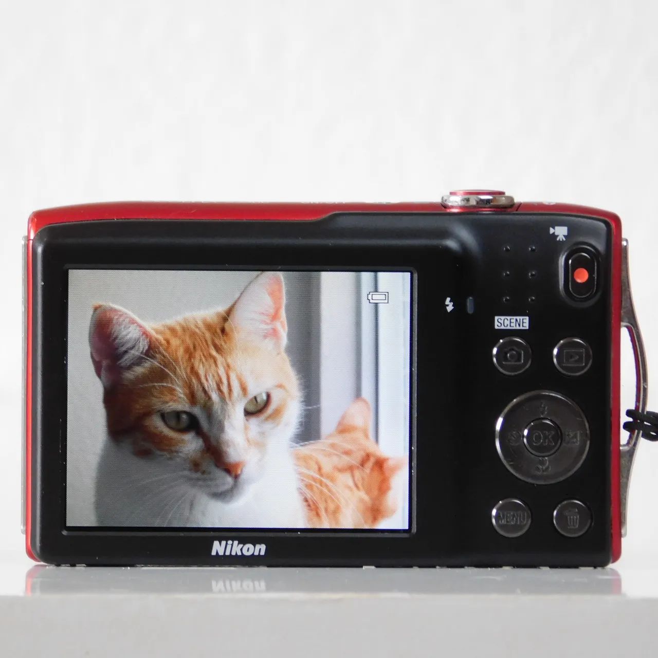 Câmera nikon Coolpix 16 megapixels S3300 vermelha - Câmeras e
