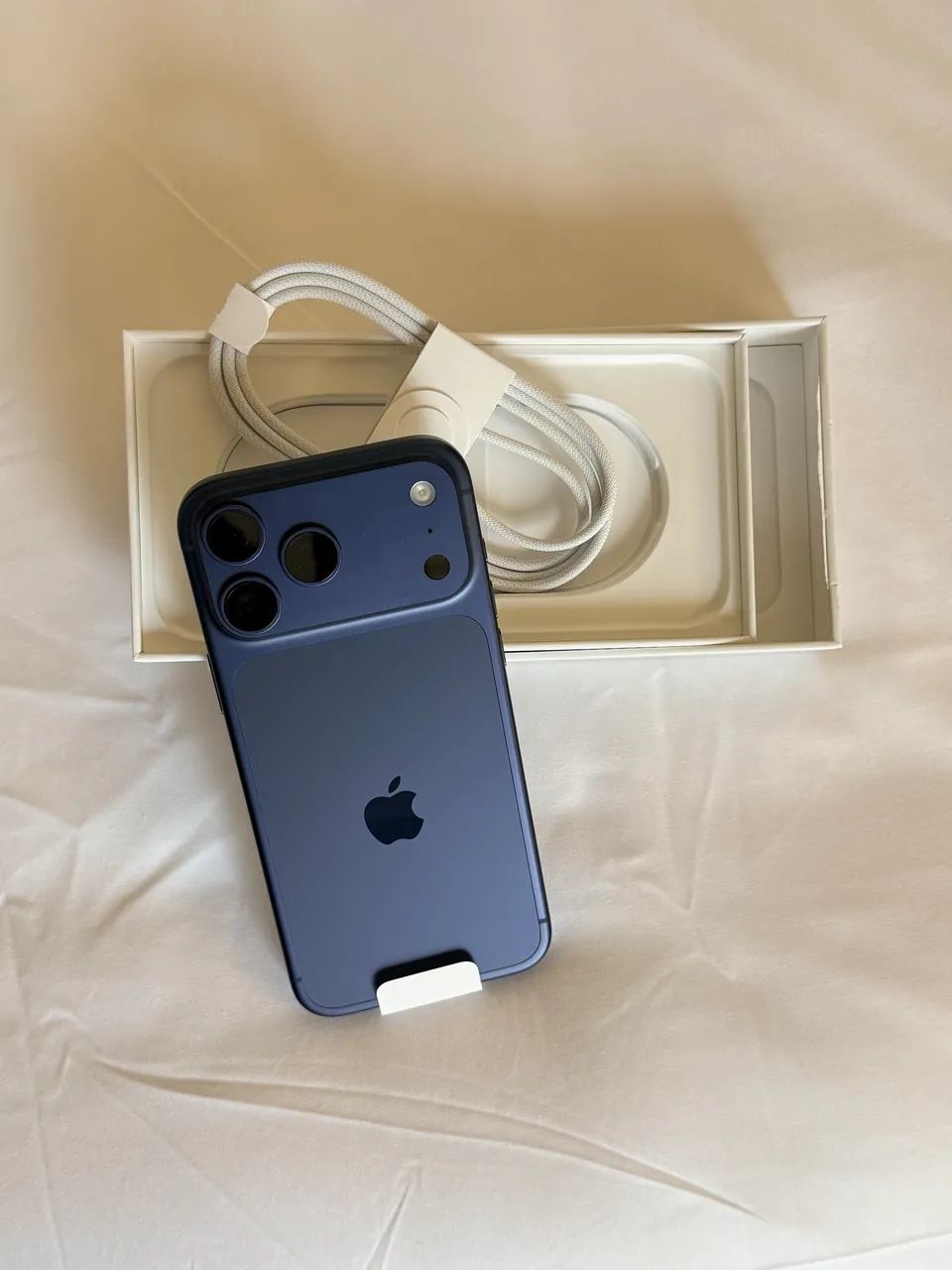 iPhone 17 Pro Max 256GB Blue - Novo | Importado EUA , sem caixa