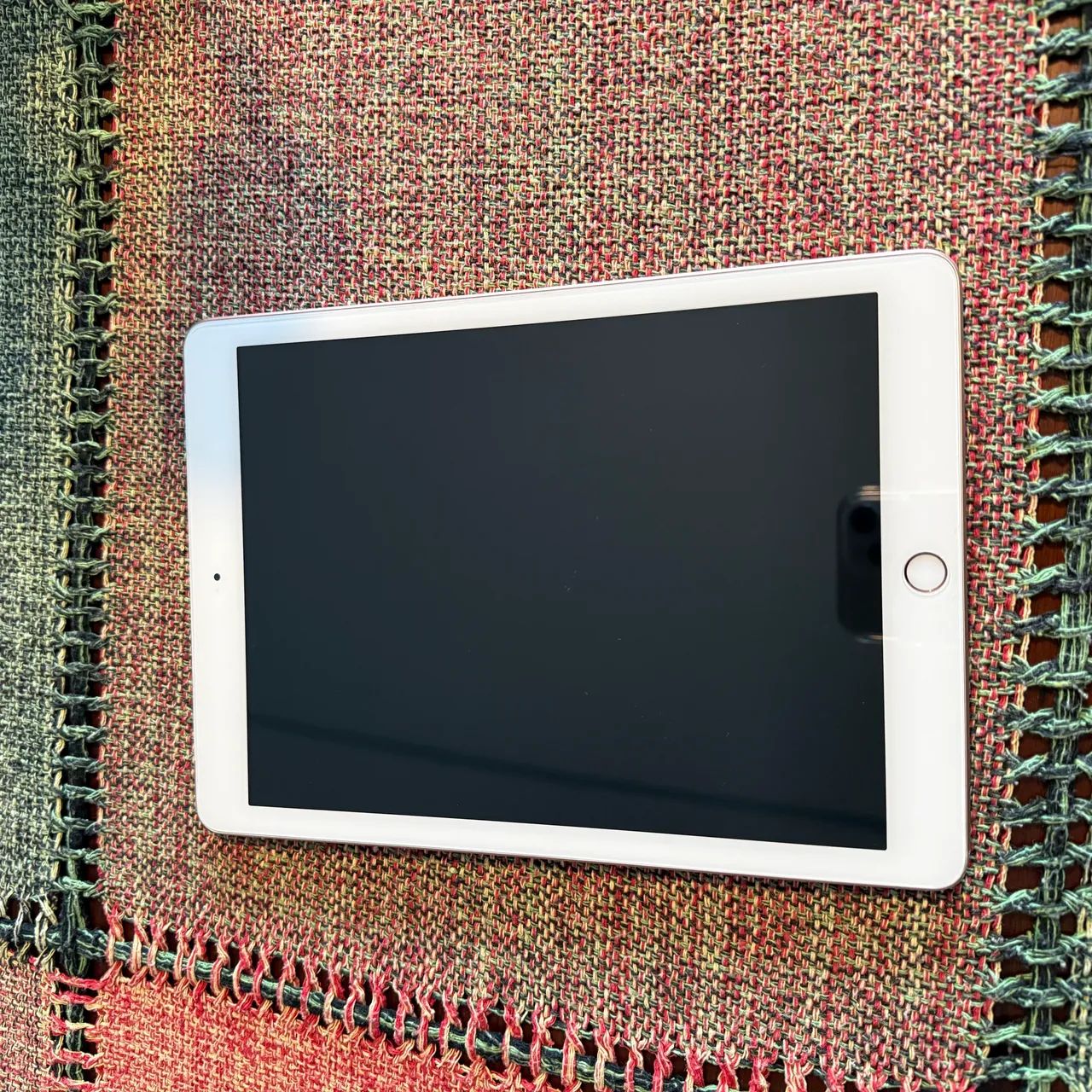 iPad (6th Generation) 32GB Wifi / slot Sim cor - ROSE / Branco