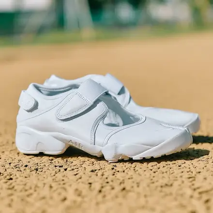 国内8月19日発売予定】ナイキ ウィメンズ エア リフト ホワイト/ピュア