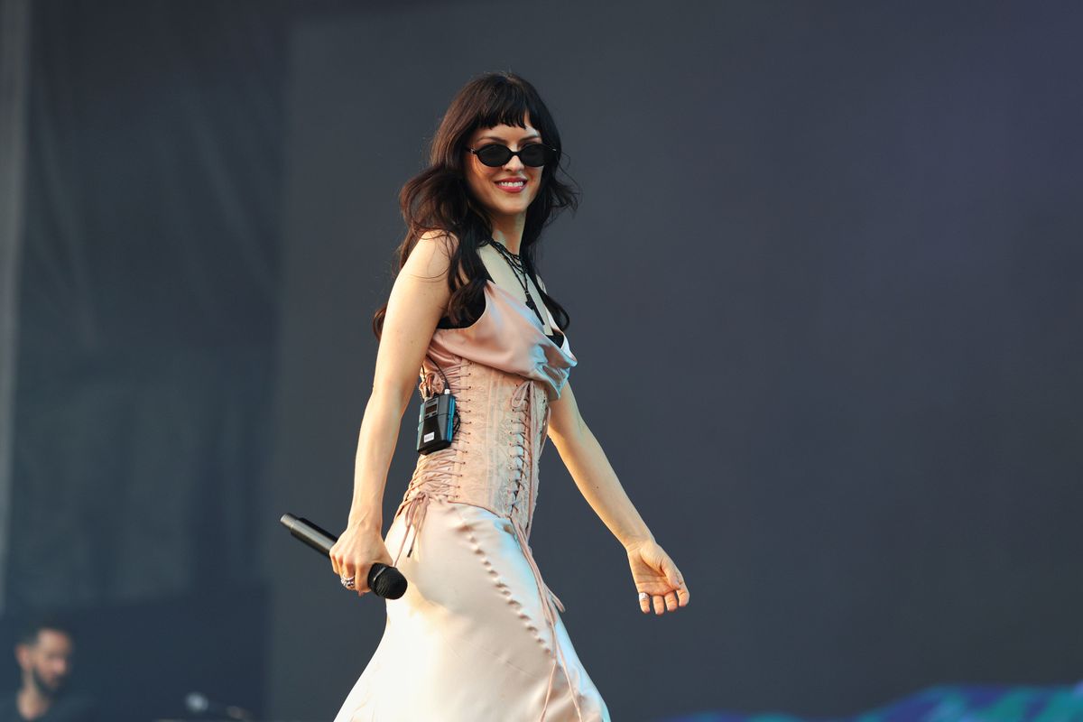 María Zardoya Steps On Stage Looking Different In 2025 Tour Clip