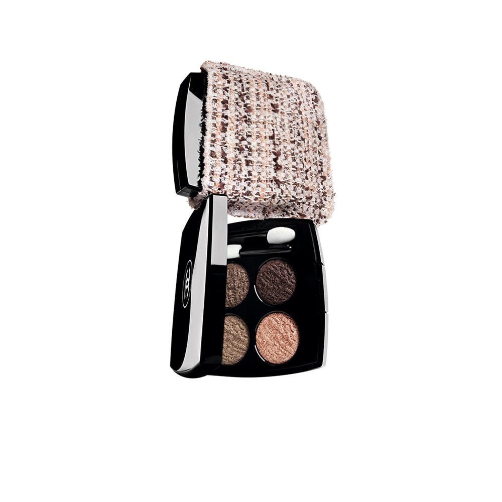 シャネルから、ツイードを纏った特別限定品のアイシャドウ パレットが