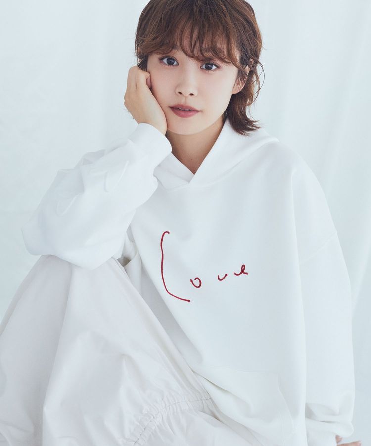 □高橋愛×GreenParksロゴパーカー/Green Parks（グリーン パークス）の