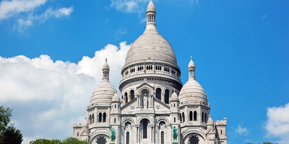 2024年最新】パリで一番高い丘に立つ『サクレ・クール寺院』の楽しみ方