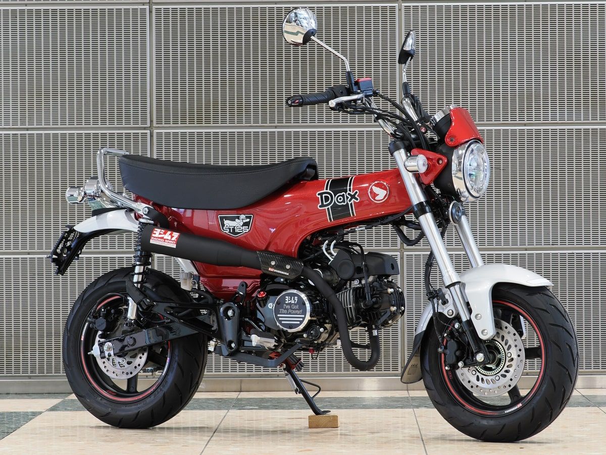 ヨシムラのDAX125デモ車は近日発売予定のパーツが山盛り！マフラーは