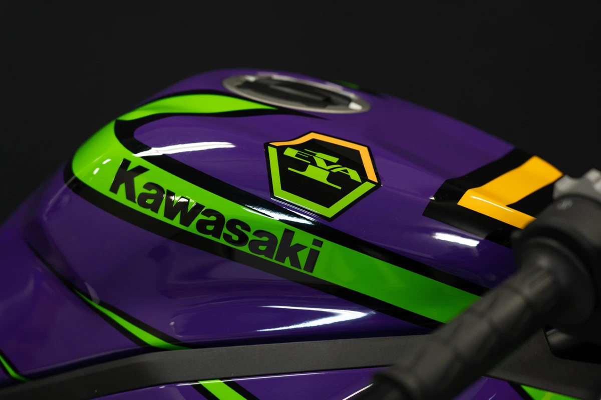 初号機仕様「ZX-25R」登場！エヴァンゲリオン×トリックスターのEVA