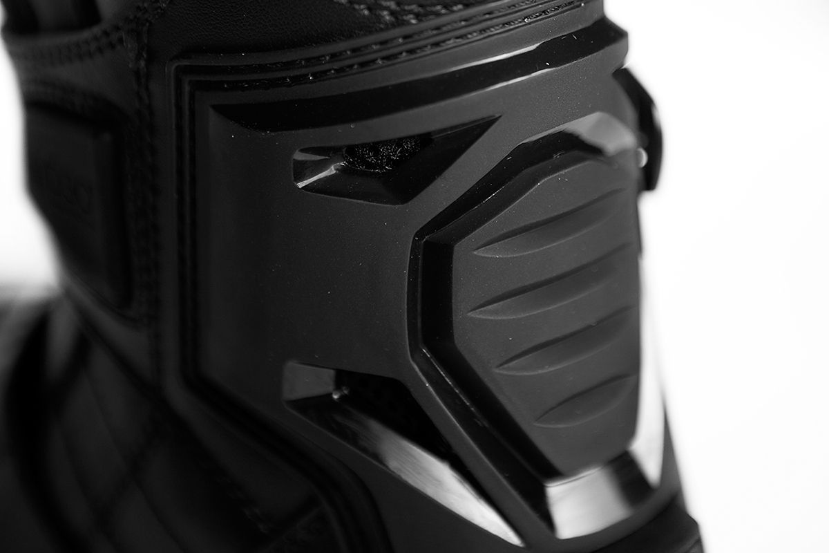 Webike | ICON アイコン FIELD ARMOR 2 BOOT フィールド・アーマー2