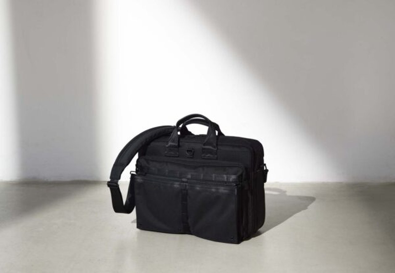 大人が買うべき吉田カバン】ビジネスバッグの新定番。黒一色の「POTR