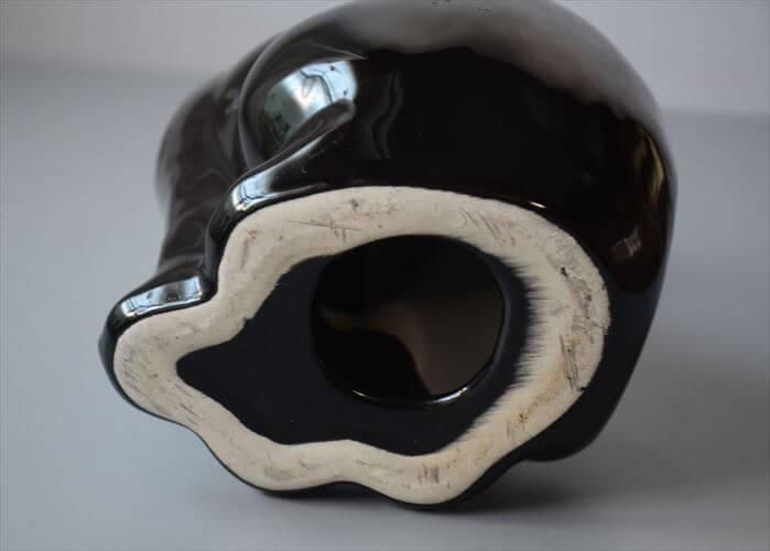 フランス製ヴィンテージ陶器の黒猫オブジェ存在感あり