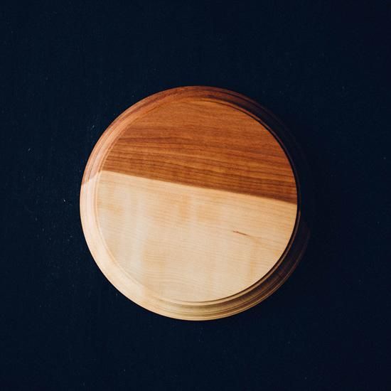 わざわざオリジナル 後藤睦 カッティングボード 小 - MANY | サンプル