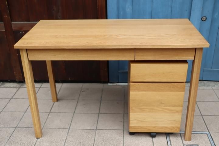 人気のMUJI（無印良品）のオーク無垢材パーソナルデスク&ワゴン
