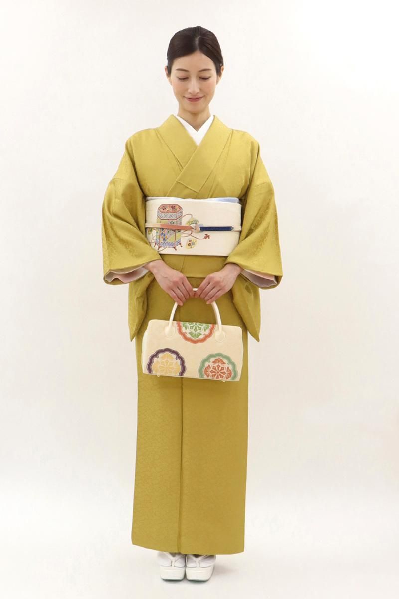 銀座【C-3053】繍一ッ紋 色無地 黄色系 牡丹唐草の地紋 :身丈161/裄65