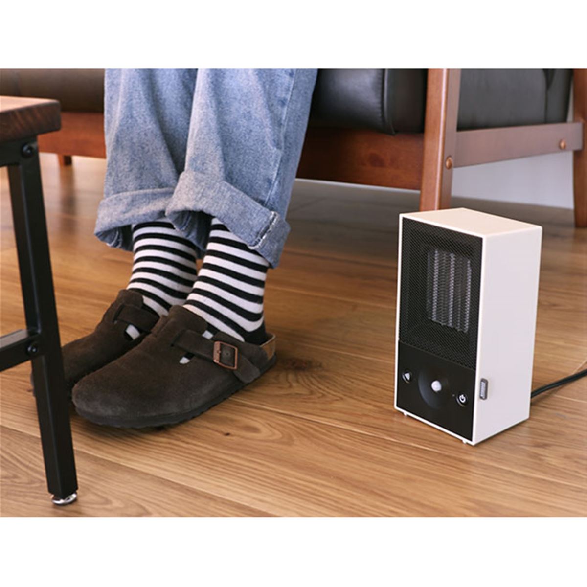 阪和、人感センサー付きの小型セラミックファンヒーター - 価格.com