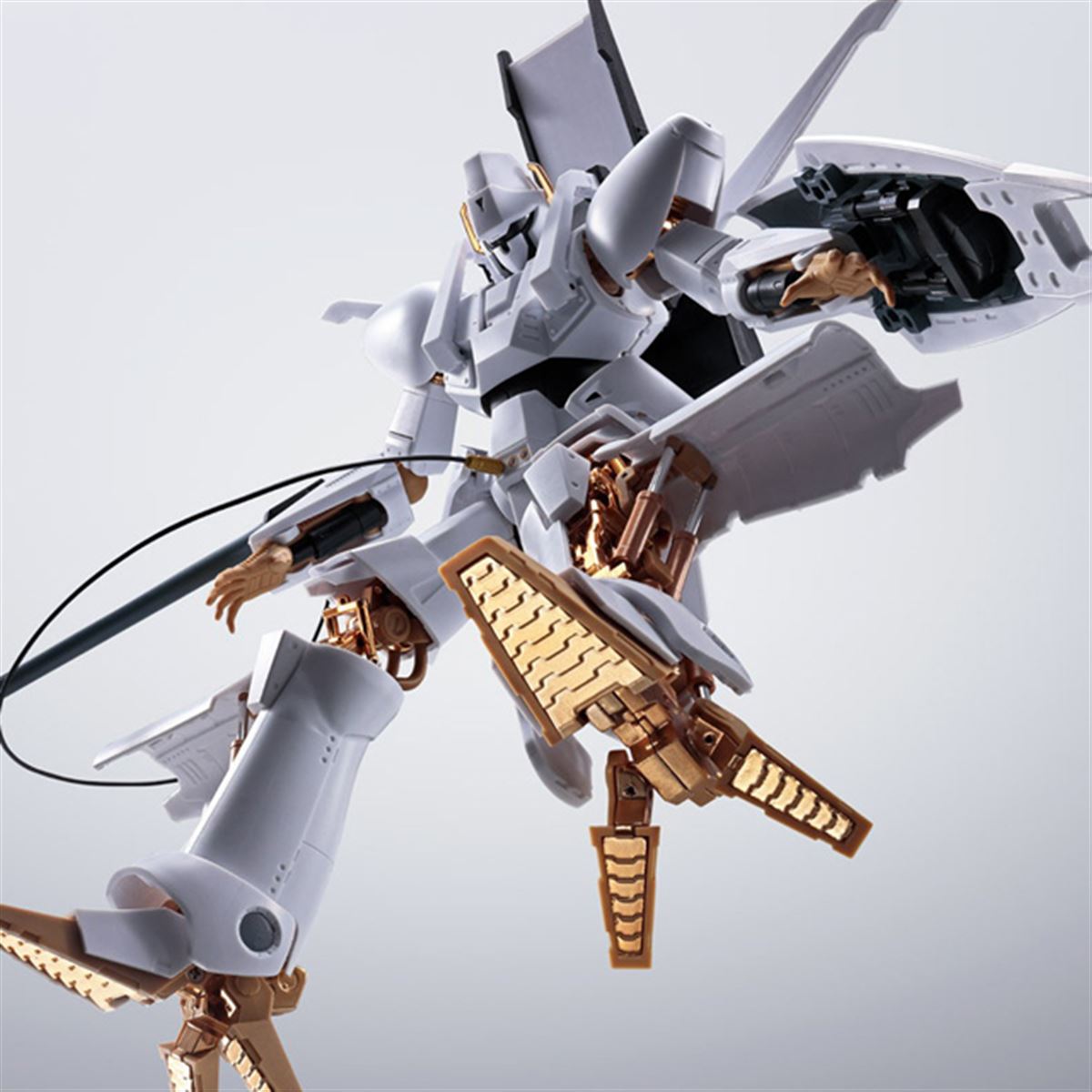 1/100相当の大型「エルガイム」、ランダムスレート開閉ギミックも実装