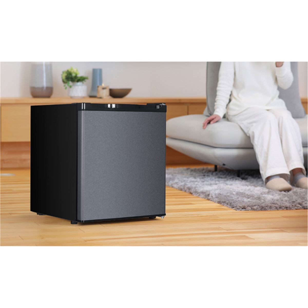 MAXZEN、容量33Lの1ドア冷凍庫と容量47Lの1ドア冷蔵庫に新色「グレー