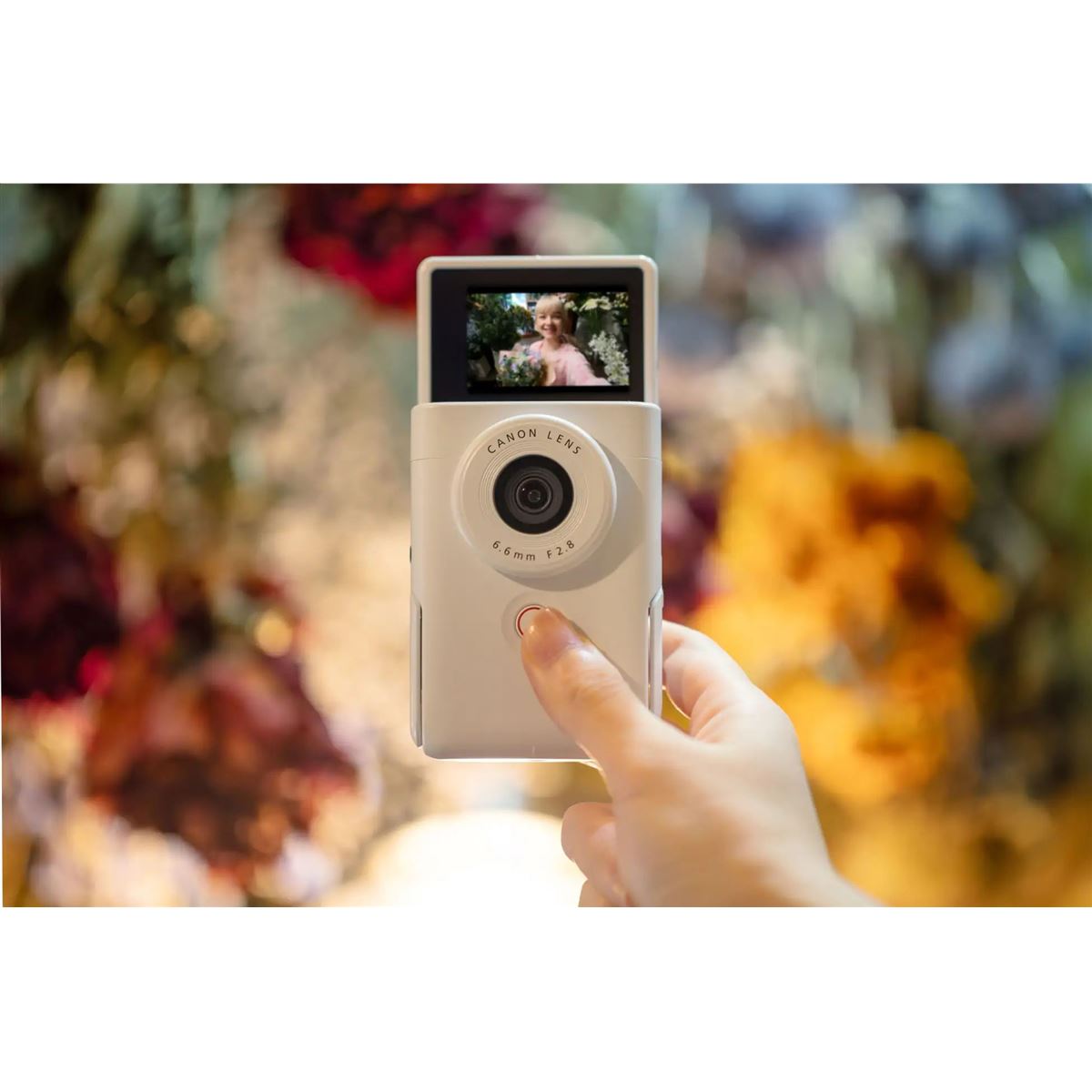 キヤノン、縦型デザインのVlogカメラ「PowerShot V10」にホワイト