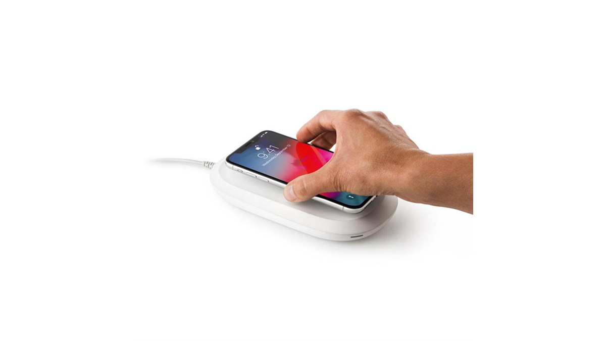 サンディスク、バックアップ機能付き「iXpand ワイヤレスチャージャー