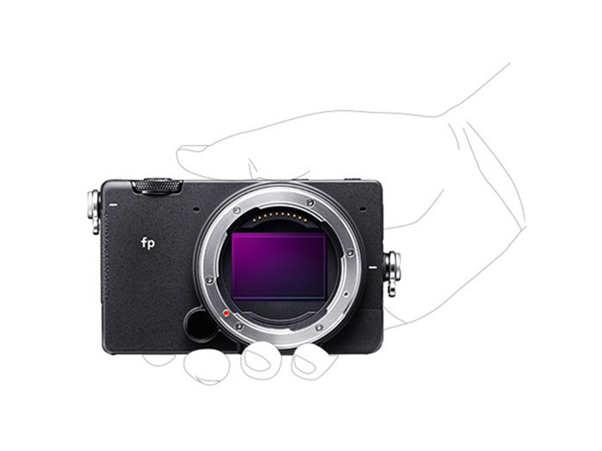 シグマ、小型フルサイズミラーレスカメラ「SIGMA fp」を発表 - 価格.com