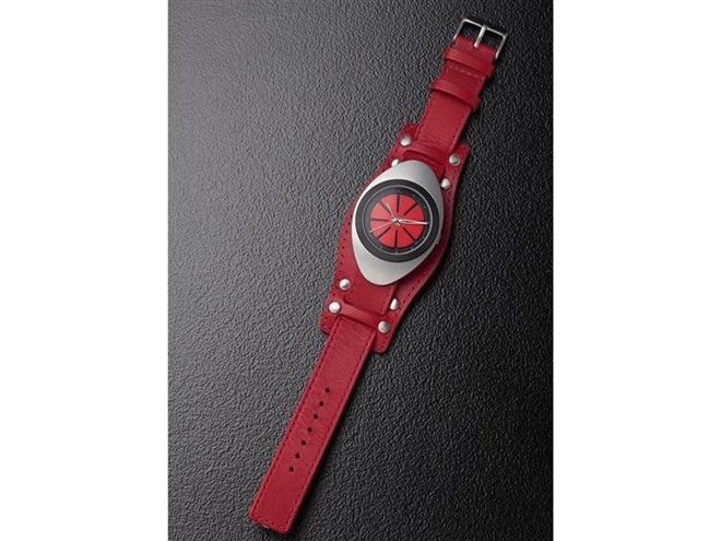 初代仮面ライダー1号の変身ベルトをモチーフにした腕時計、29,160円