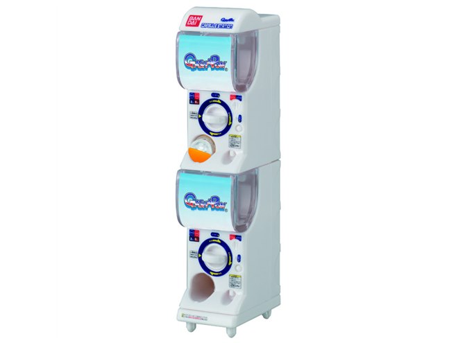 バンダイ、“カプセル自販機”をガシャポンにした「1/12カプセル