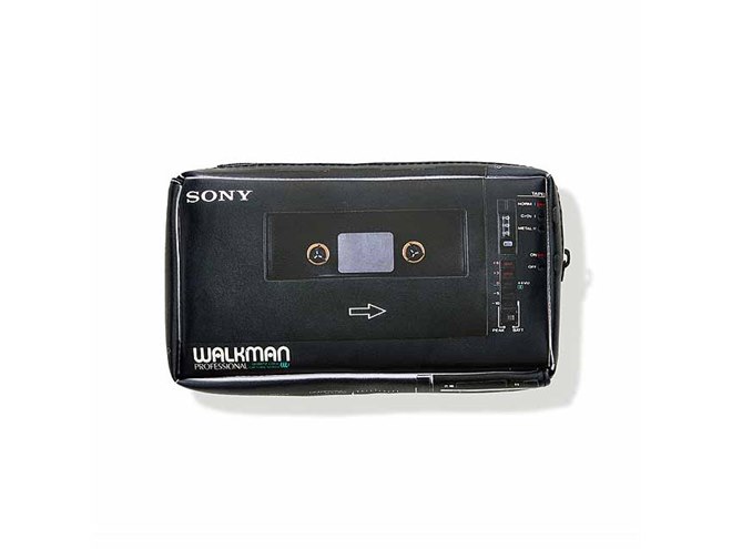 ソニー、ウォークマン40周年を記念したオリジナルポーチ8種類 - 価格.com