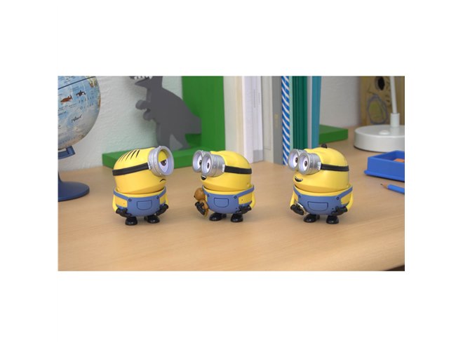 タカラトミー、話しかけると振り向いてしゃべる「もっと！ベロー