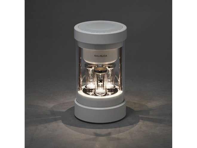 音楽に合わせて輝く”ワイヤレススピーカー「BALMUDA The Speaker」に新