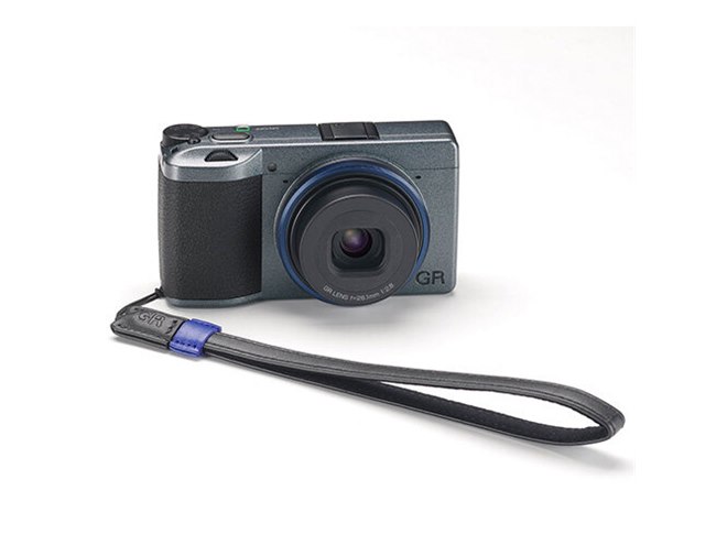 リコー、メタリックグレー仕様の「GR IIIx Urban Edition Special