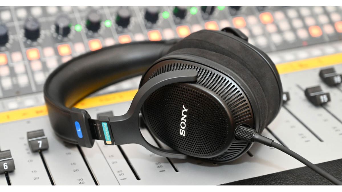 立体音響制作にも使えるソニーの開放型モニターヘッドホン「MDR-MV1