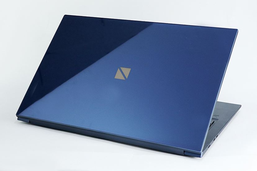 クリエイター以外にも使ってほしい高性能ノートPC「LAVIE VEGA