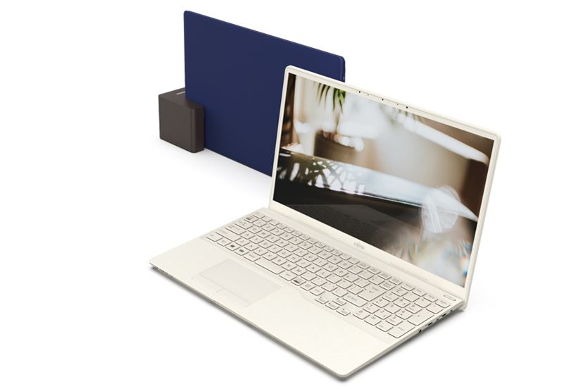 富士通、世界最軽量の13.3型ノートPC「UH」発表！ その重量は驚異の約