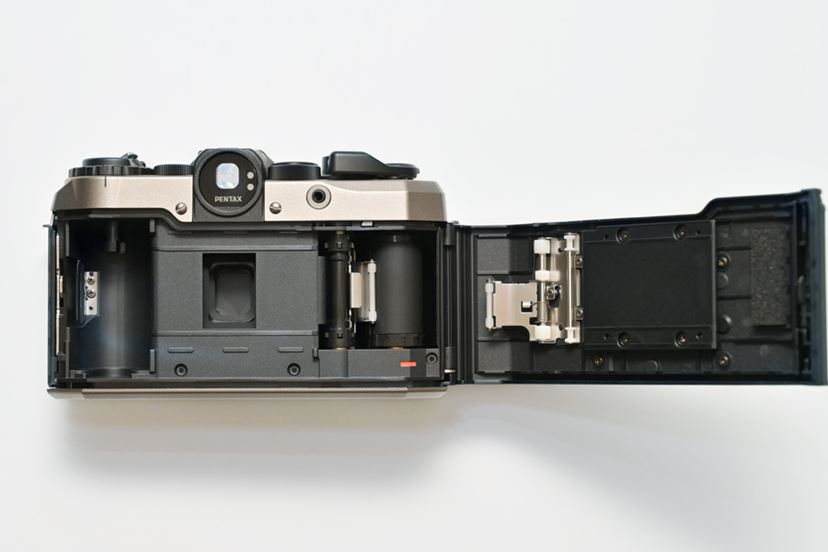 フィルムカメラ「PENTAX 17」がお目見え！ “こだわり”が詰まった渾身の