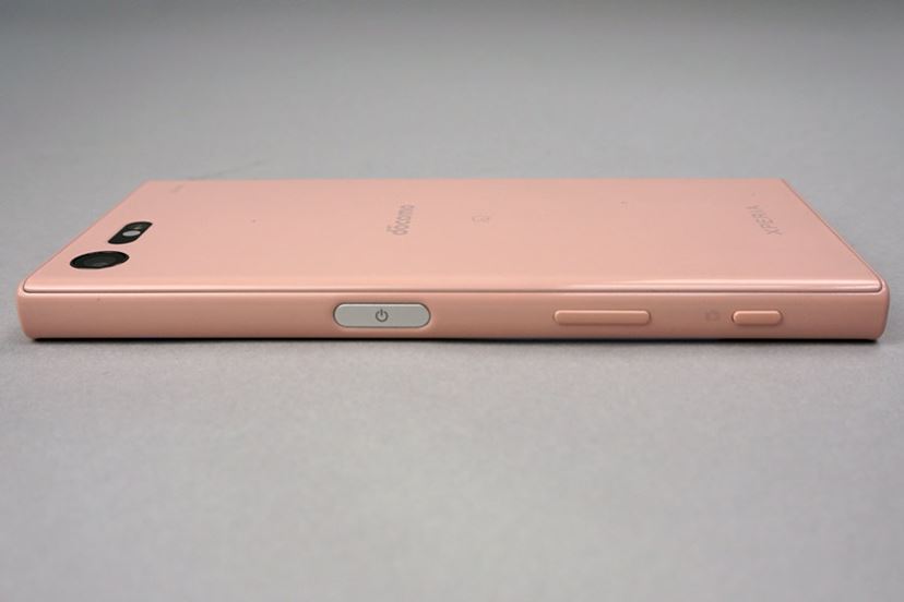 NTTドコモ「Xperia X Compact SO-02J」フォトレポート - 価格.comマガジン