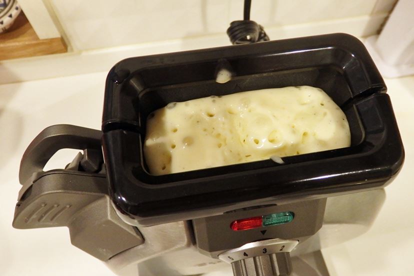 新発想！ “立てたまま焼ける”クイジナートのワッフルメーカーって