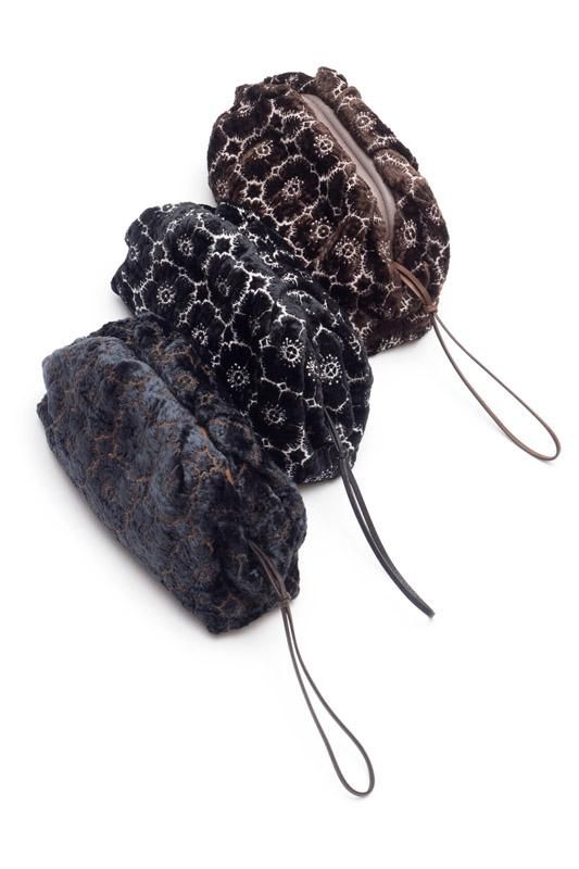 mina perhonen×hitomi shinoyama design clutchバッグ-anemone- - ミナ