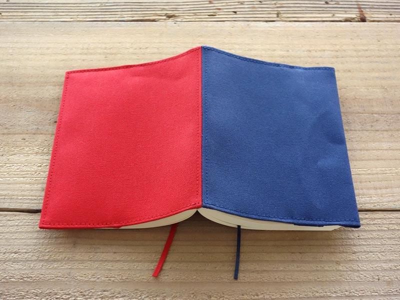 赤青ブックカバー Light｜文庫本サイズ