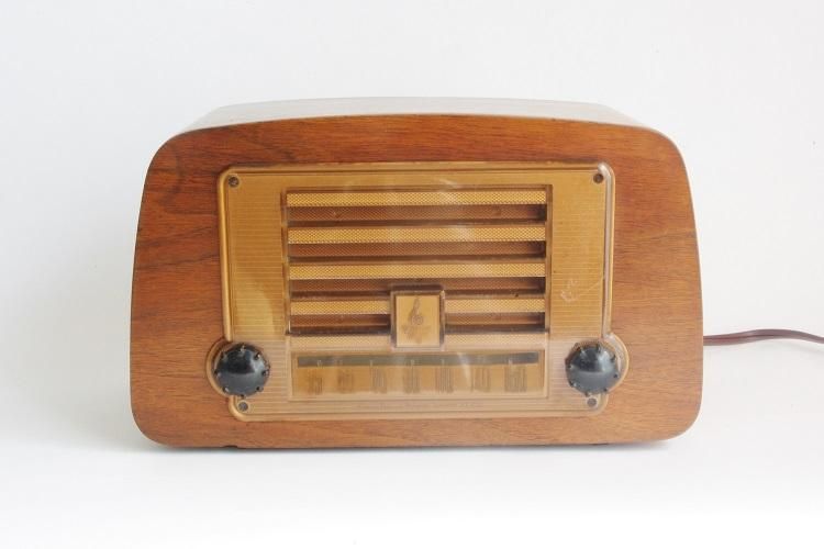 Emerson Radio 588A Charles & Ray Eames - album. ミッドセンチュリー